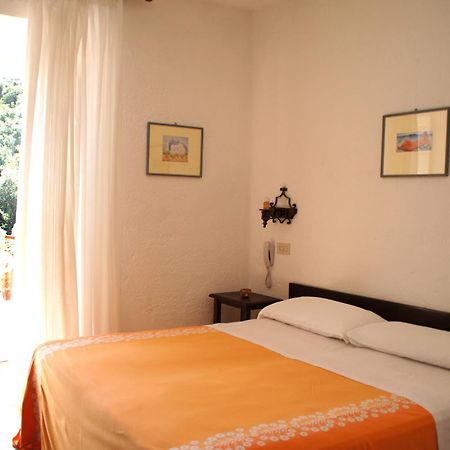 איסקיה Hotel Don Pedro מראה חיצוני תמונה