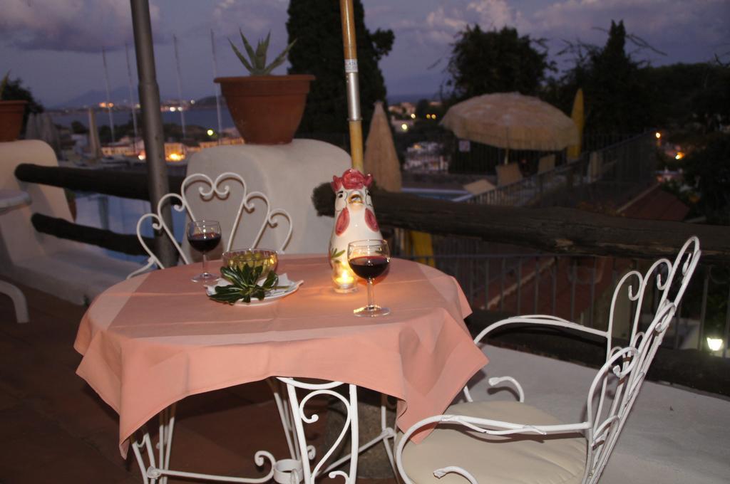איסקיה Hotel Don Pedro מראה חיצוני תמונה