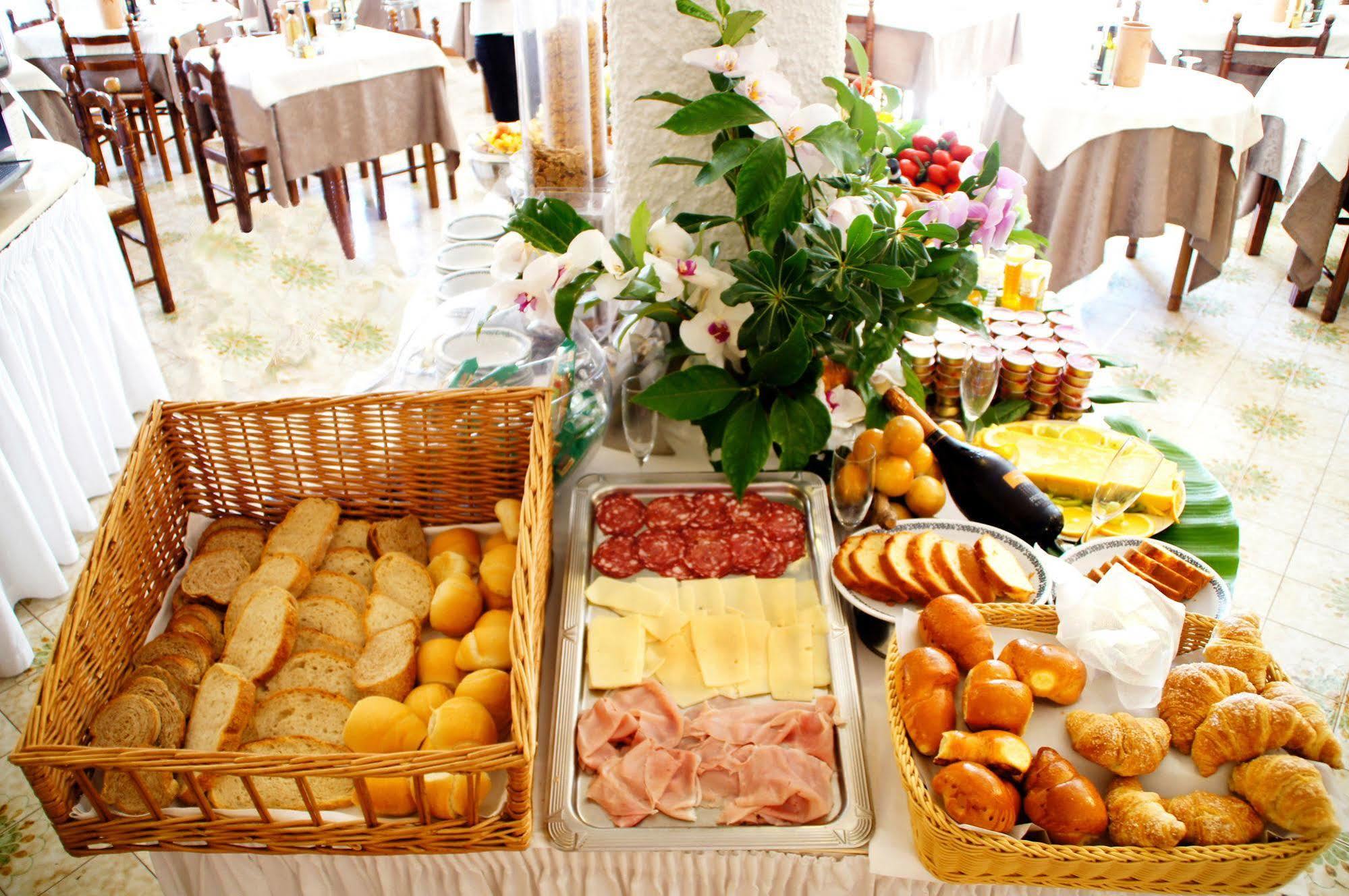 איסקיה Hotel Don Pedro מראה חיצוני תמונה